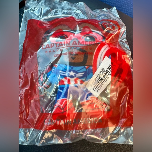 McDonald’s Happy Meal toy: Marvel Studios CAPTAIN AMERICA: BRAVE NEW WORLD #1 - Picture 2 of 3